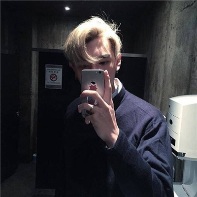 男生兄弟头像高冷图片
