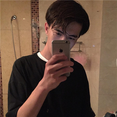 男生兄弟头像高冷图片