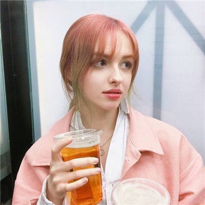 戴耳麦的女生动漫头像图片