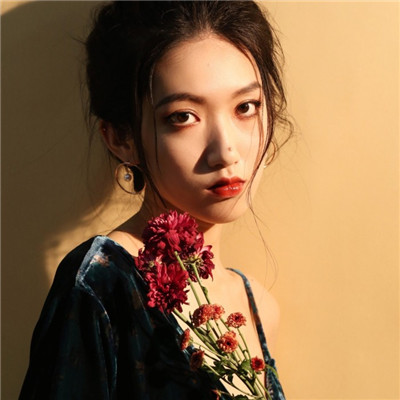 qq头像中年女生头像图片