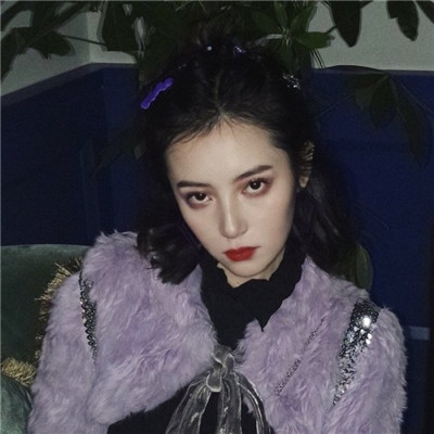 qq高清女生头像带字图片