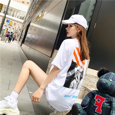 卷发女生侧脸头像女生图片