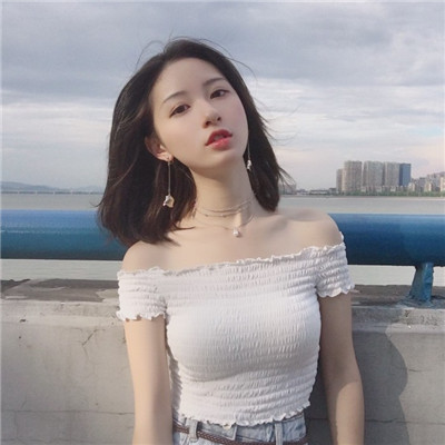 女生带字qq头像背影图片