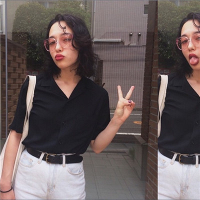 qq头像女生动漫剪刀手图片