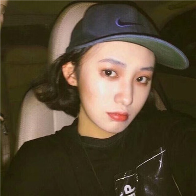 qq头像女生动漫剪刀手图片