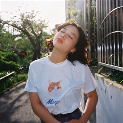手绘唯美女生头像可爱