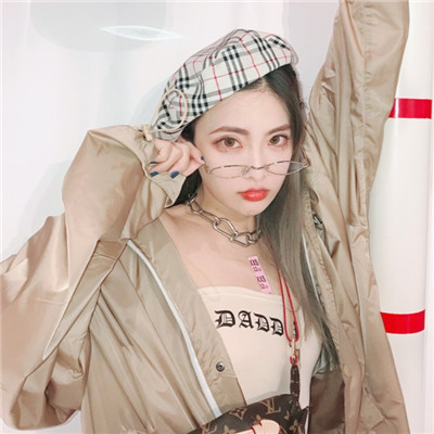 关于qq头像的图片女生图片