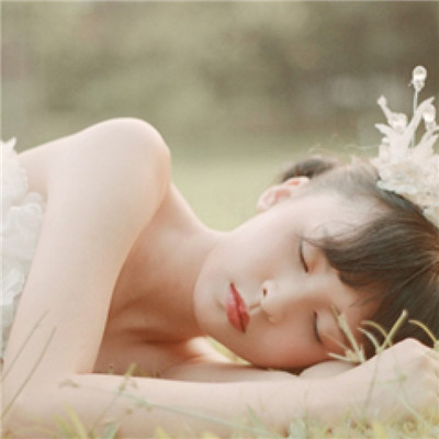 女生拿手机的霸气头像图片