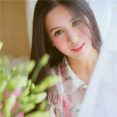 女生拿手机的霸气头像图片