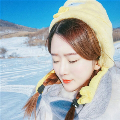 女生抽烟伤感带字头像图片