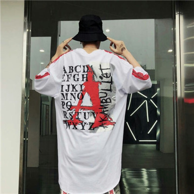 男生恋爱后频繁换头像图片