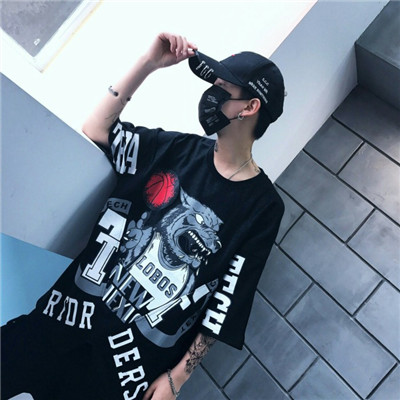男生恋爱后频繁换头像图片