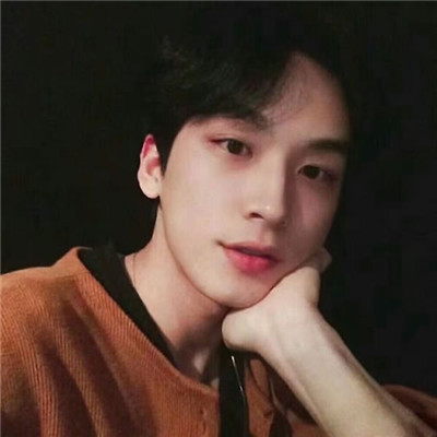 2018最流行的黑色男生头像 卡通图片