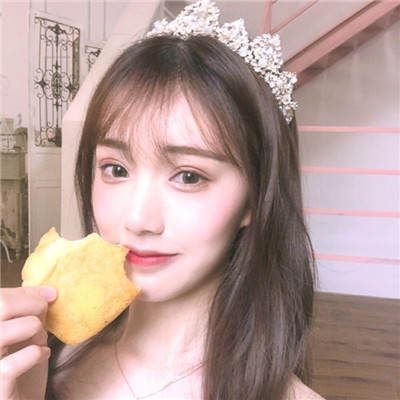 qq头像背影短发女生图片
