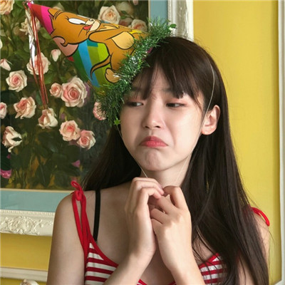 qq头像背影短发女生图片