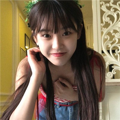 qq头像背影短发女生图片