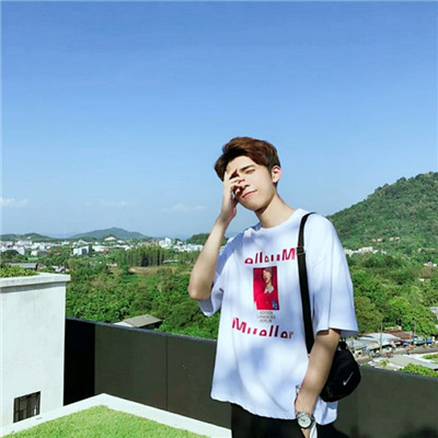 16 16的图片动漫黑白头像男生图片