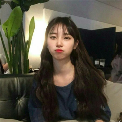 女生头像手拿鲜花高清图片