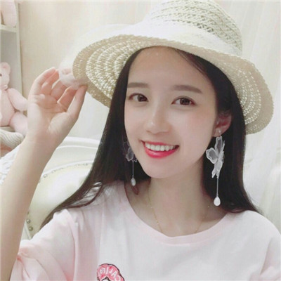 女生头像手拿鲜花高清图片