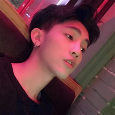 2018微信头像可以当父亲的男生头像图片