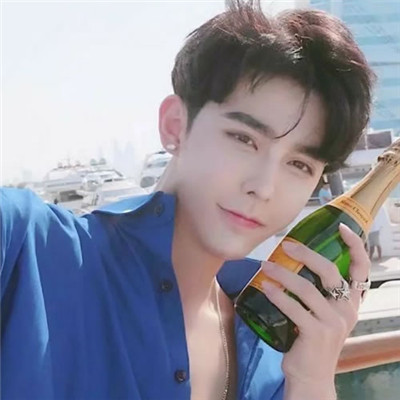 2018微信头像可以当父亲的男生头像图片