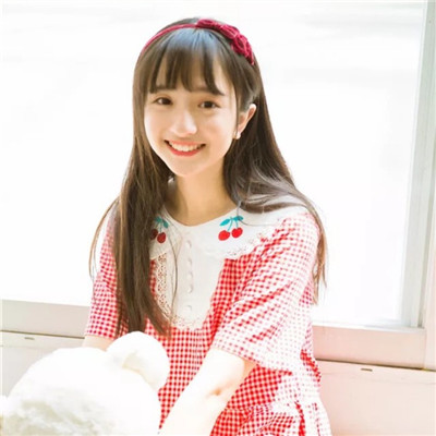qq头像露肩唯美女生图片
