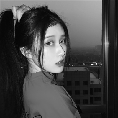 qq高清女生头像带字图片