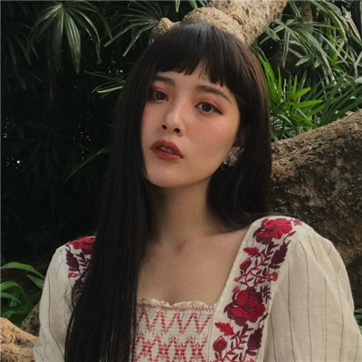 qq高清女生头像带字图片