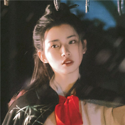 白色衬衫头像女生头像图片