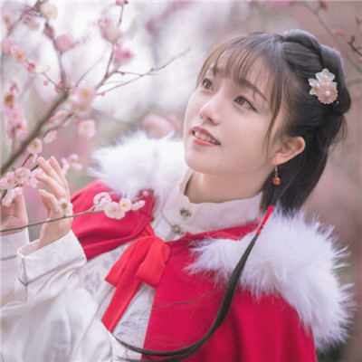 白色衬衫头像女生头像图片