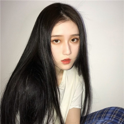 女生抽烟伤感带字头像图片