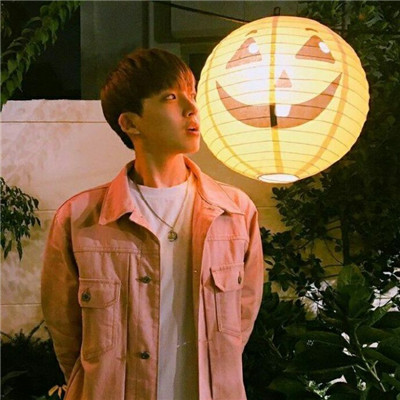 白纱蒙眼男生头像动漫图片