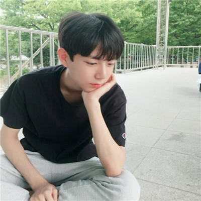 白纱蒙眼男生头像动漫图片