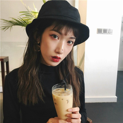 qq头像女生染发白色图片