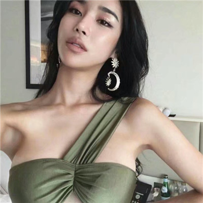 带帽子的qq女生头像图片