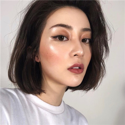 带帽子的qq女生头像图片