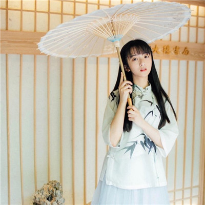 女生黑色衣服高冷头像图片