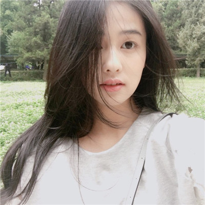 女生黑色衣服高冷头像图片