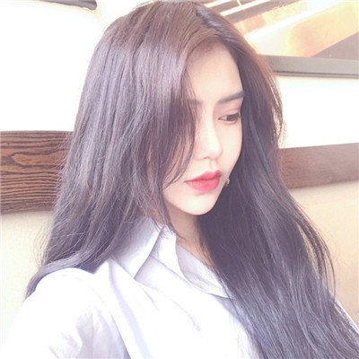 女生黑色衣服高冷头像图片