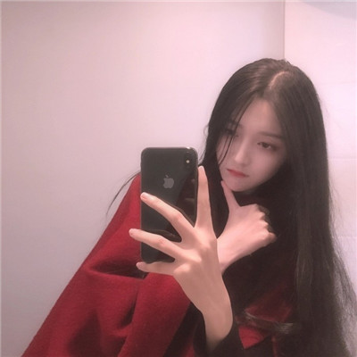 女生黑色衣服高冷头像图片
