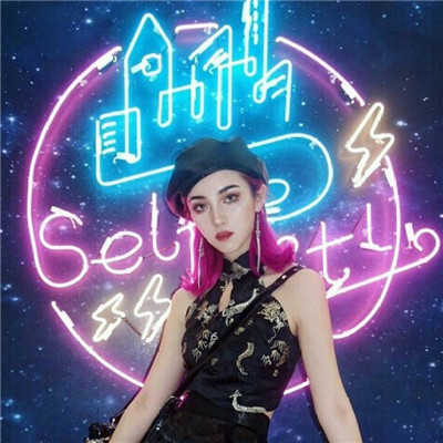 qq女生头像潮流黑白图片