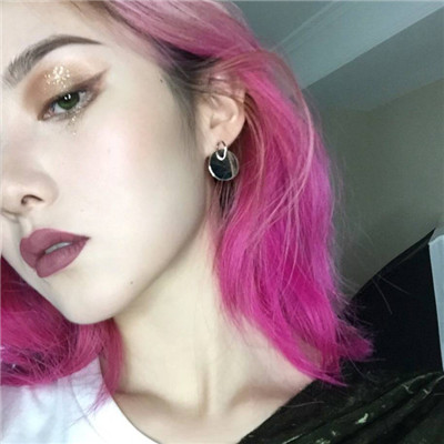 qq女生头像潮流黑白图片