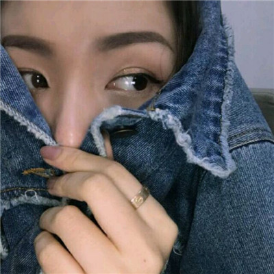 qq头像带字的女生霸气黑白图片