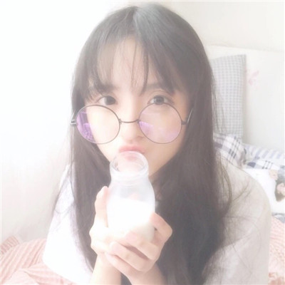 好看的女生白衬衫头像图片