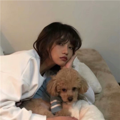 qq头像帽子低头女生图片