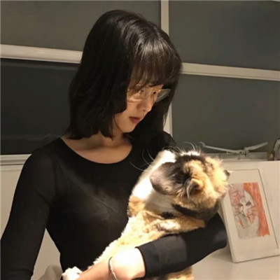 qq头像帽子低头女生图片