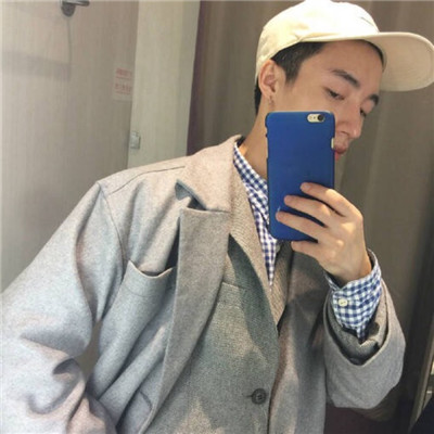 超好看男生翘着二郎腿的qq头像图片