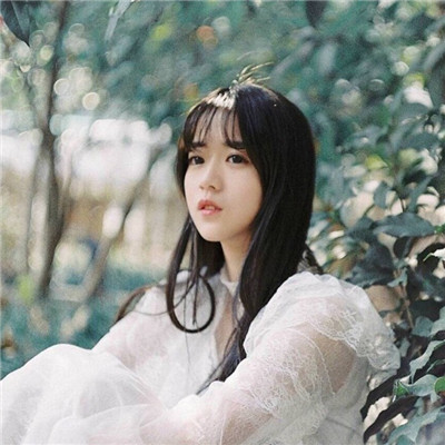 女生头像森系手绘简约图片