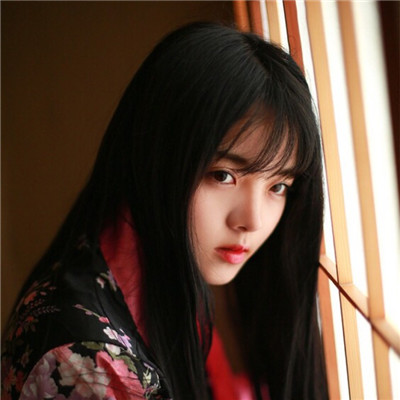 女生头像森系手绘简约图片