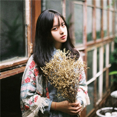 女生头像森系手绘简约图片